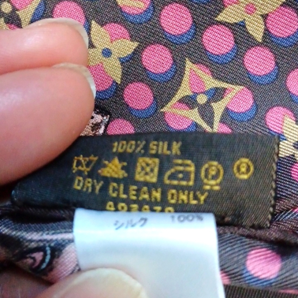 Authentic Louis Vuitton Multicolor 100% Silk Scarf - Picture 9 of 10